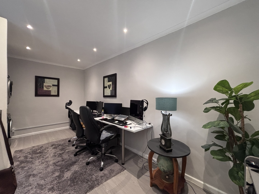 To Let 2 Bedroom Property for Rent in Parklands Western Cape